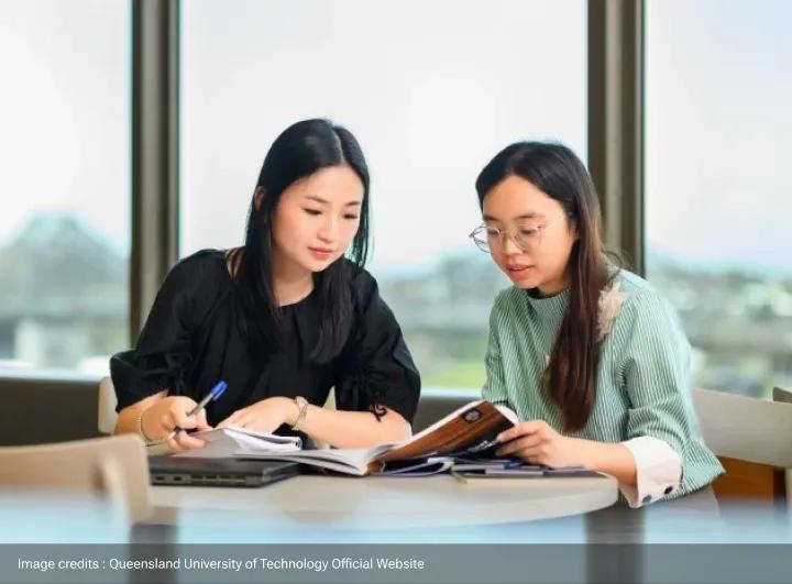 Queensland University of Technology, students discussing