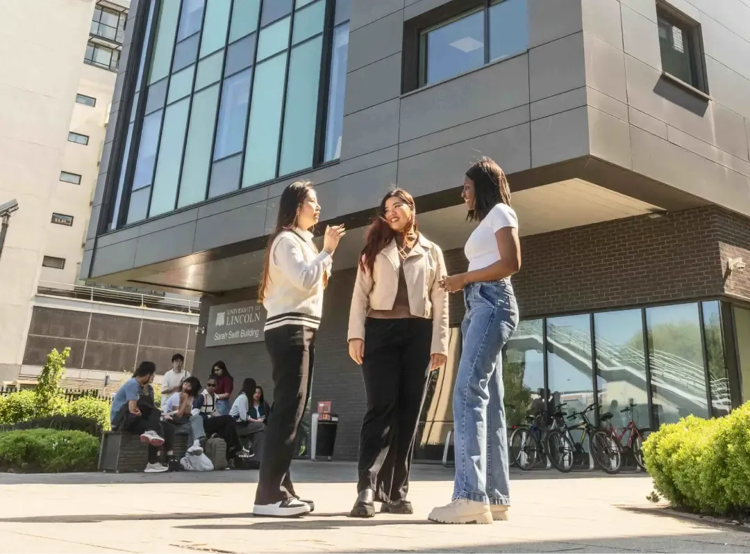 University of Lincoln, student hangout outdoor campus